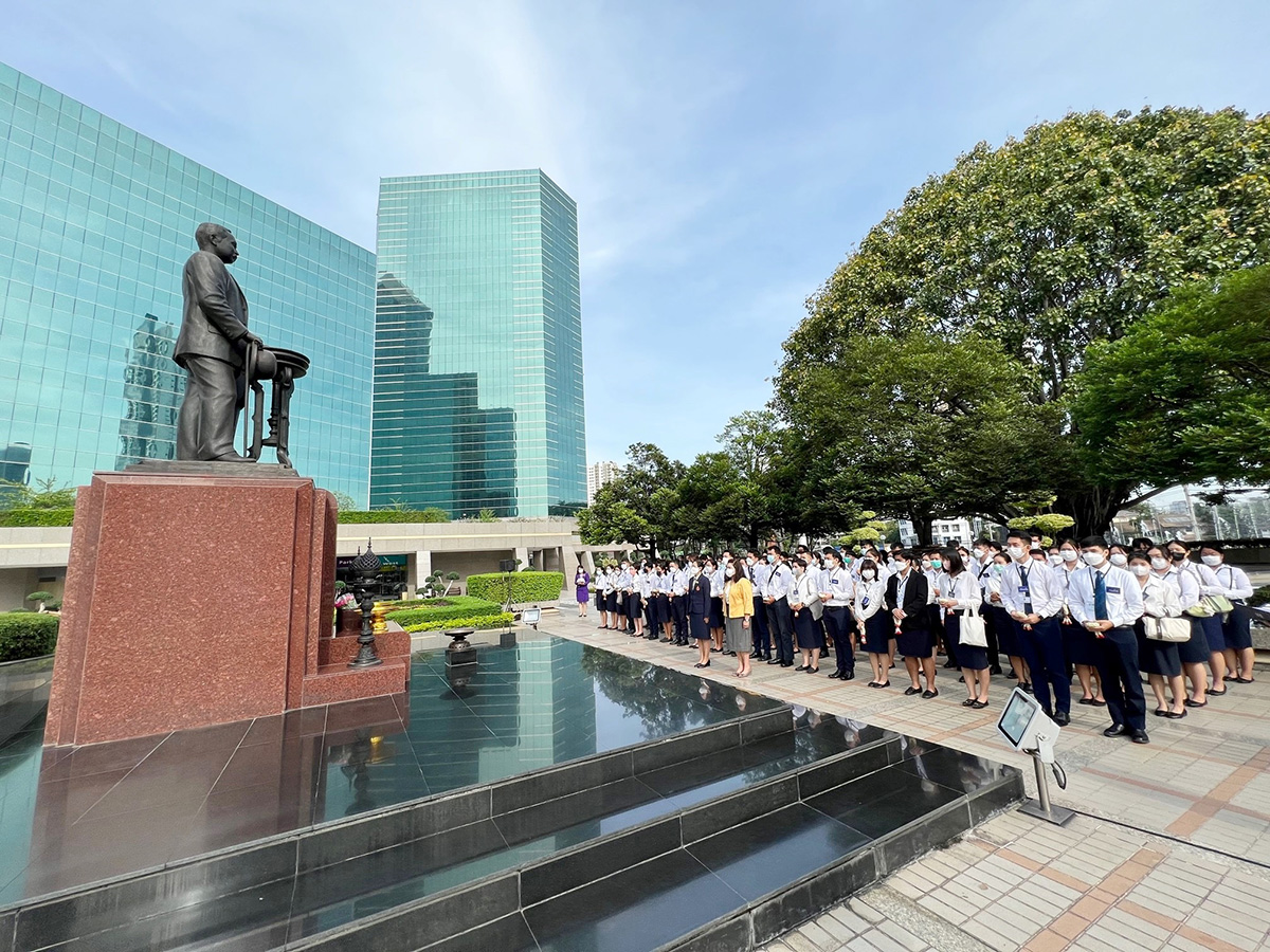 สำนักงานทรัพย์สินพระมหากษัตริย์นำคณะพนักงานใหม่เยี่ยมชมพิพิธภัณฑ์ธนาคารไทย