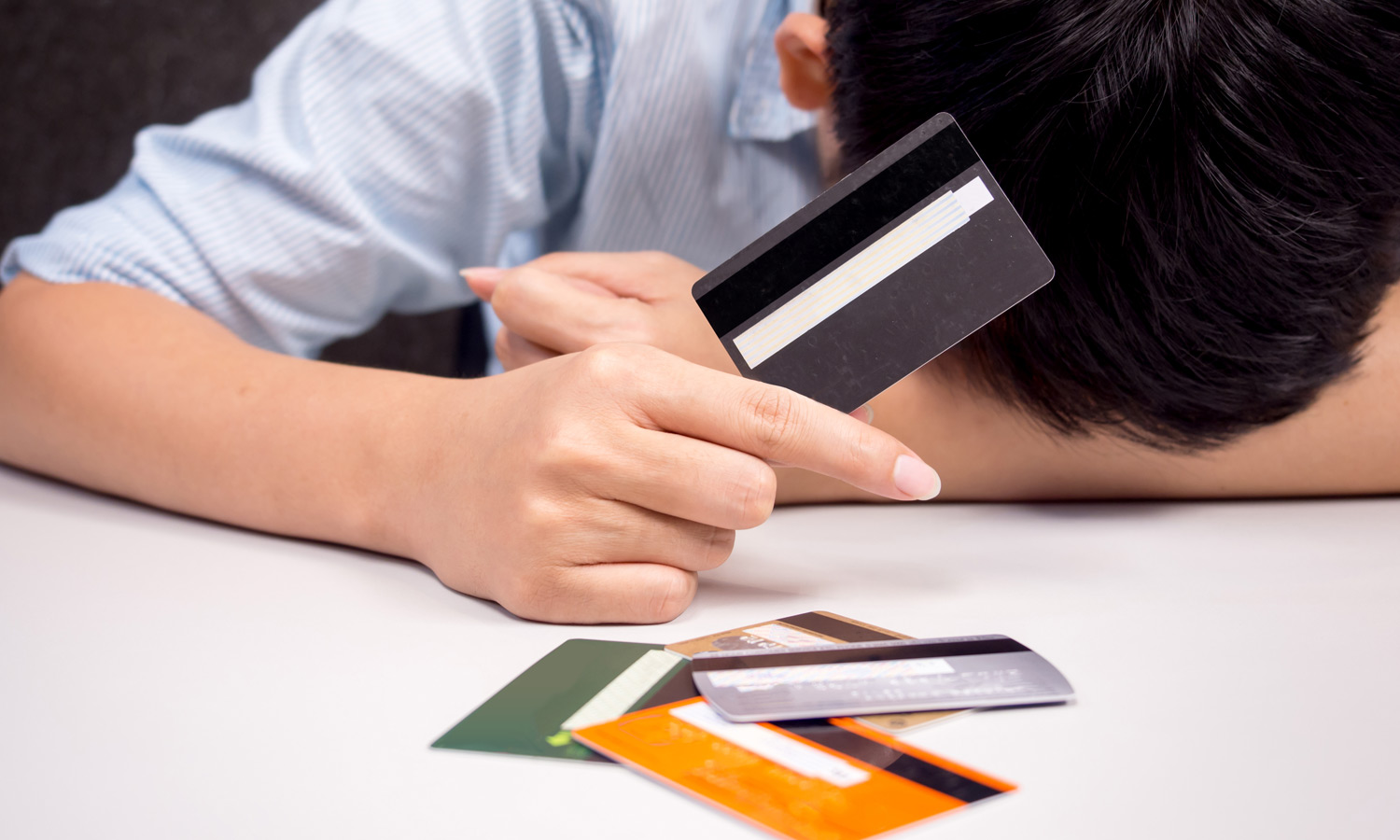 4 วิธีจัดการสินเชื่อปิดบัตรเครดิต ปลดหนี้ง่าย เห็นผลทันใจ | Scb