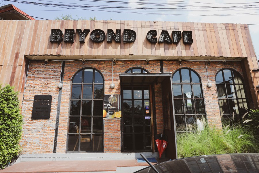 beyondcafe-01